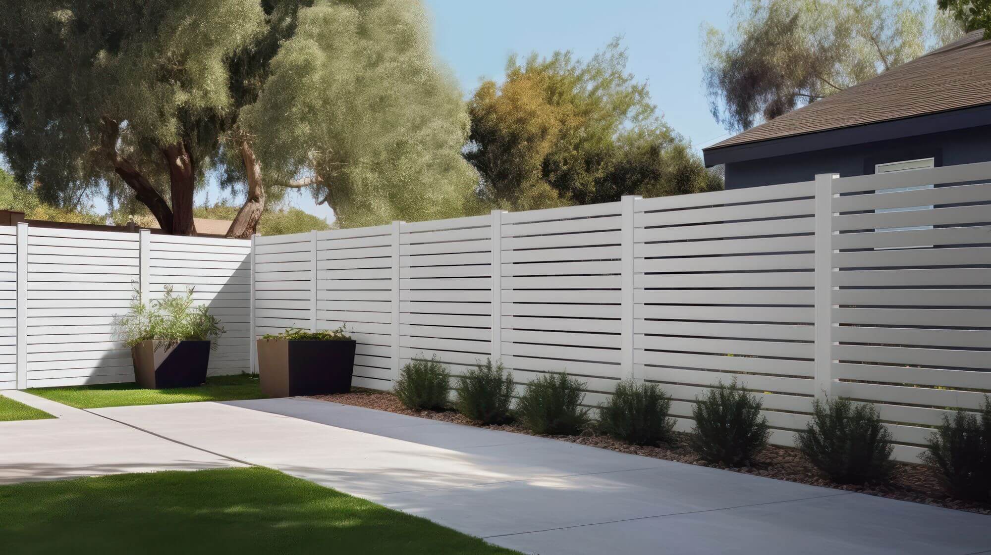 White vinyl privacy fence